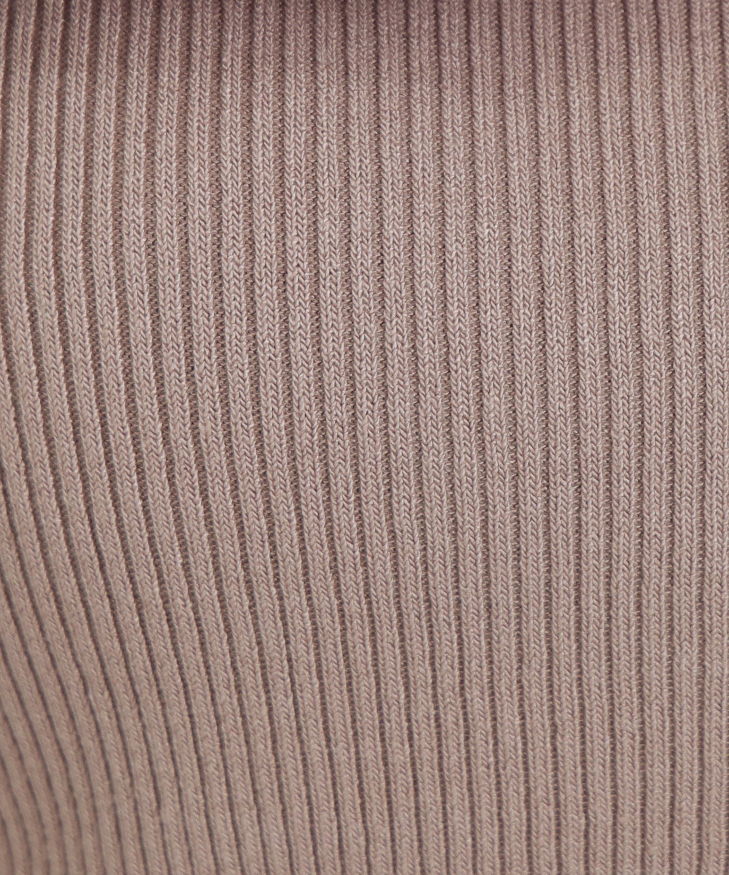 ピンクベージュ