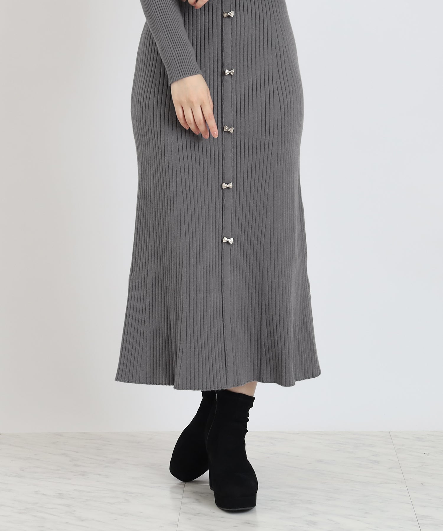 チャコール　model：156　着用サイズ：M