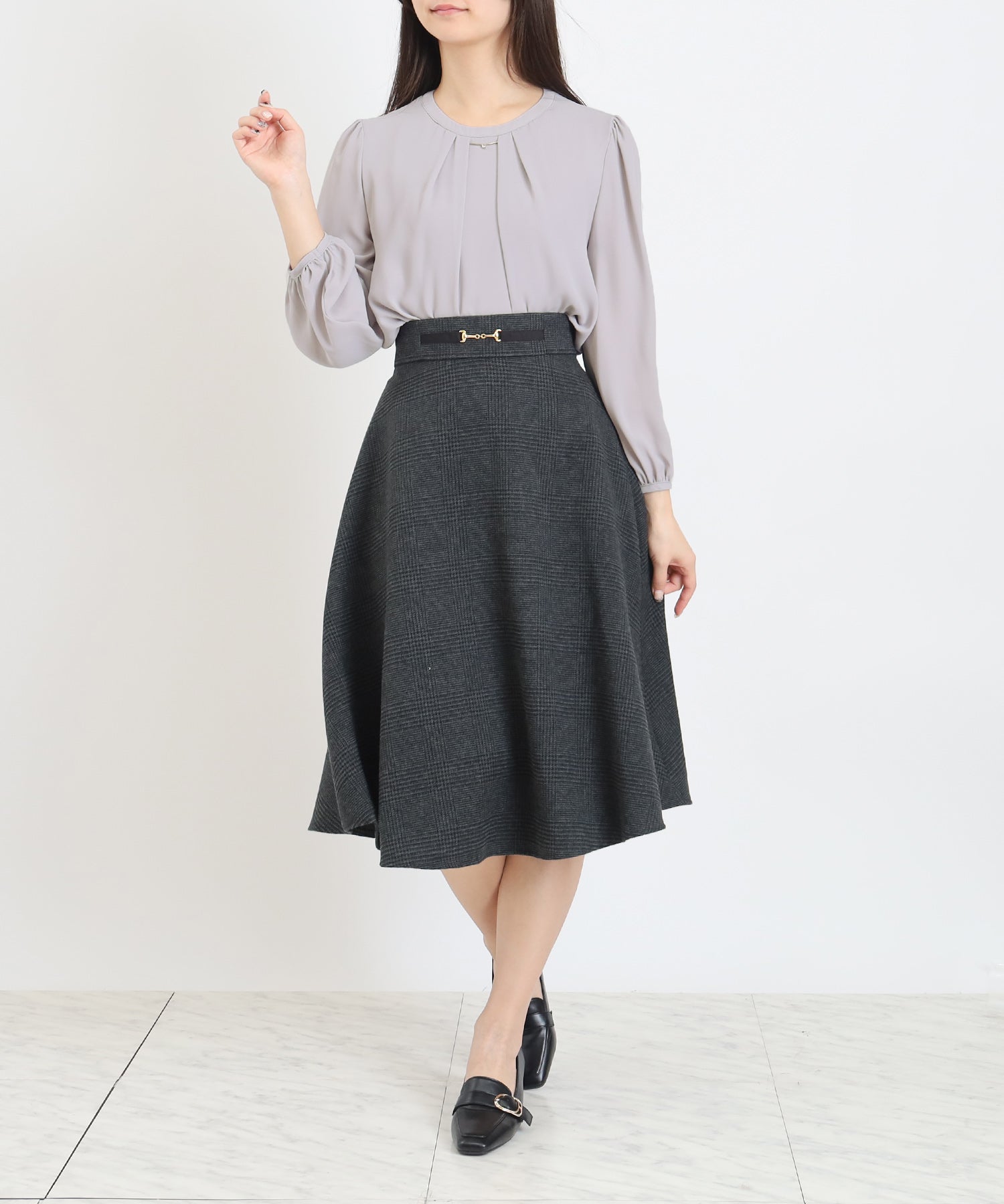 ライトグレー　model：160　着用サイズ：M