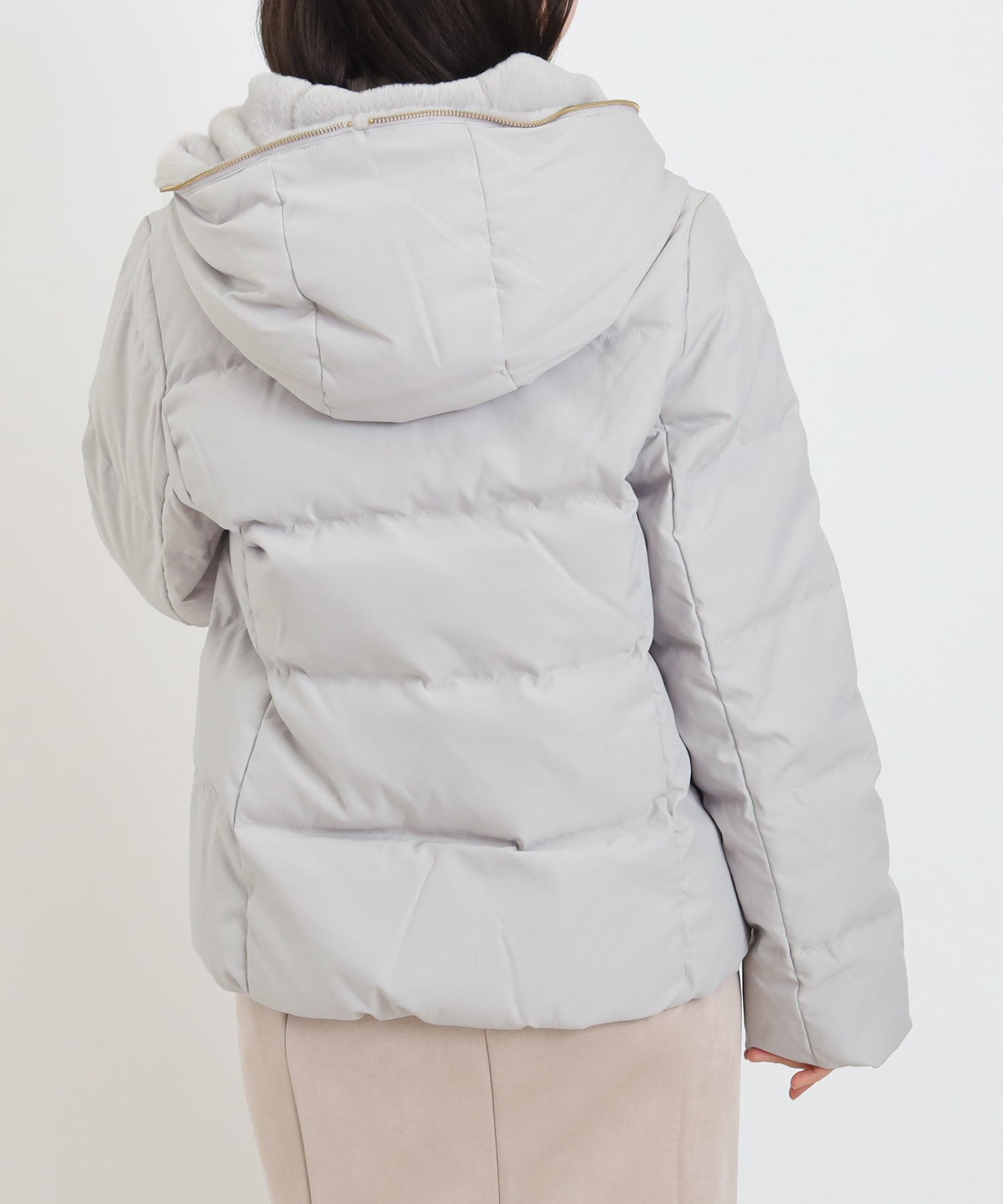 ライトグレー　model：156　着用サイズ：M