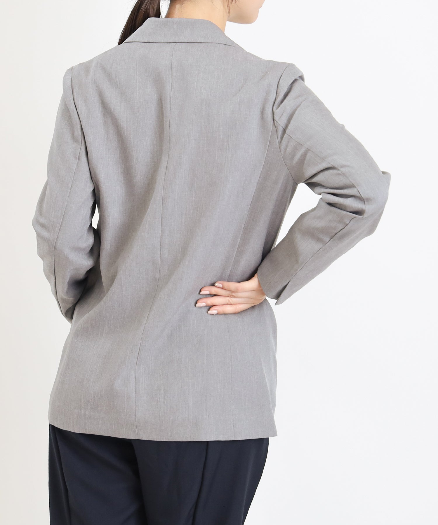 ライトグレー　model：160　着用サイズ：M