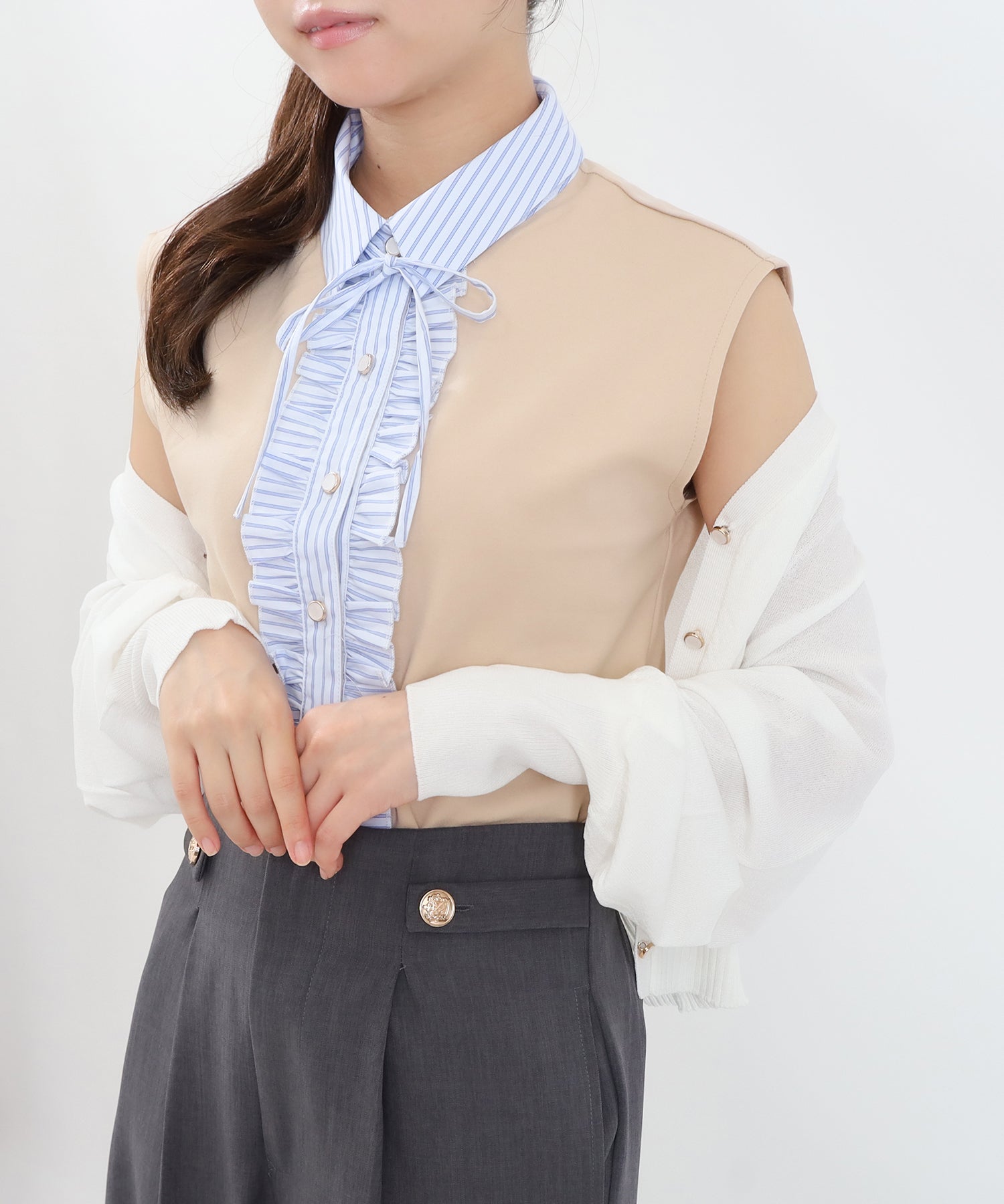 ベージュ　model：156　着用サイズ：M