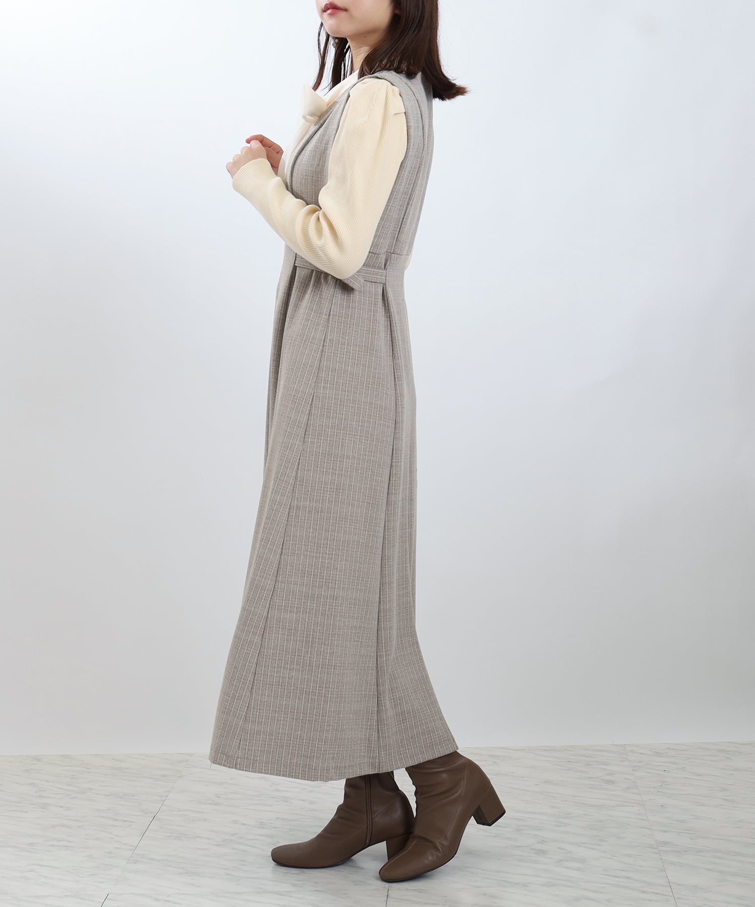 グレージュ　model：156　着用サイズ：Ｍ