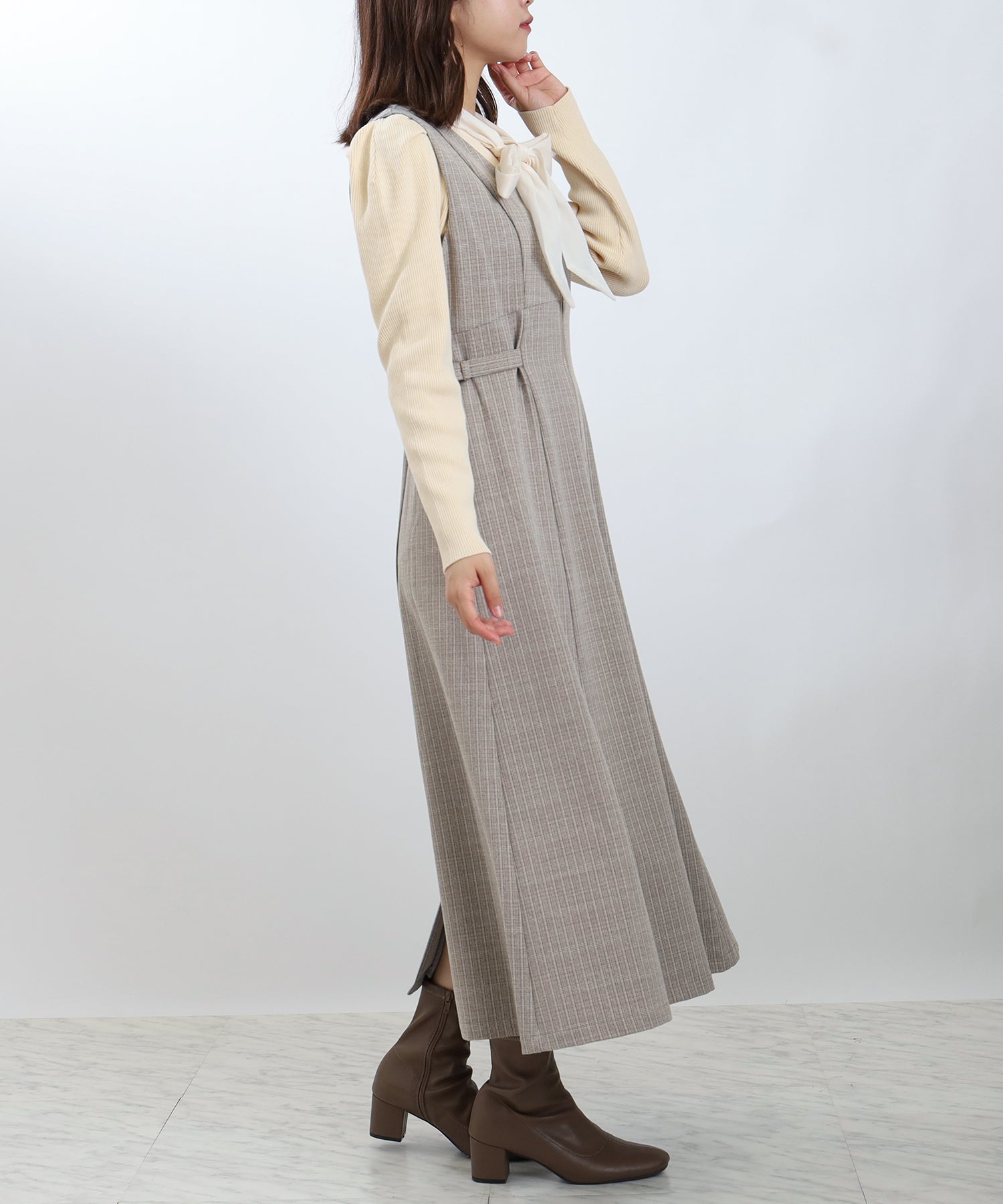 グレージュ　model：156　着用サイズ：Ｍ
