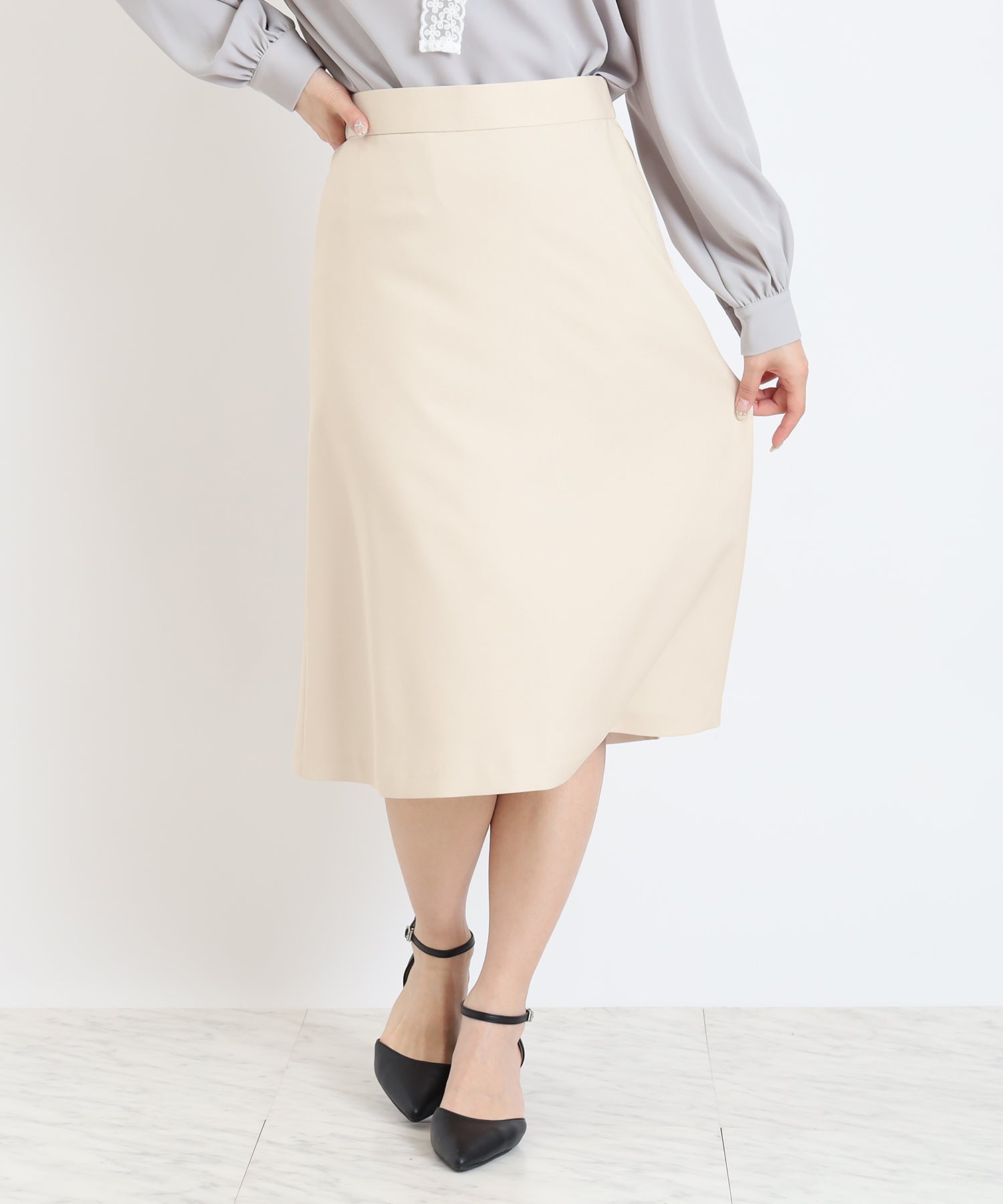 ベージュ　model:160cm  着用サイズ：M