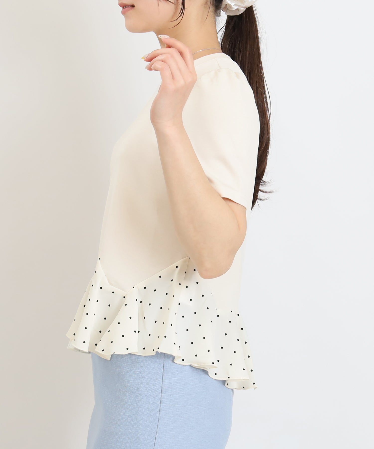 ベージュ　model:160cm  着用サイズ：M